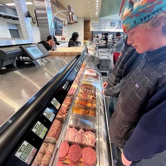 Meet your Posher, Ari - Picture 1 of 1